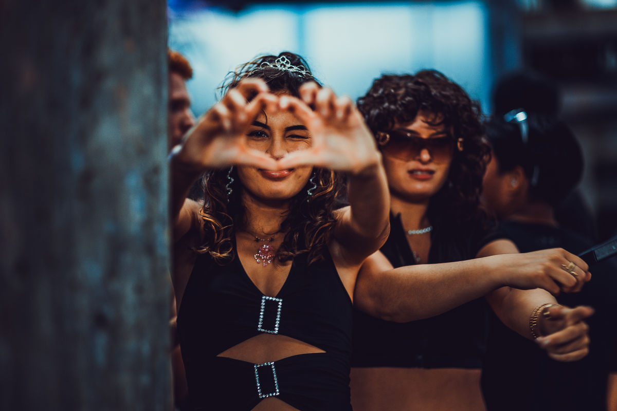 Loading... just a sec